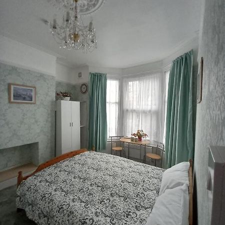 Mari London Holiday Room Ilford Zewnętrze zdjęcie