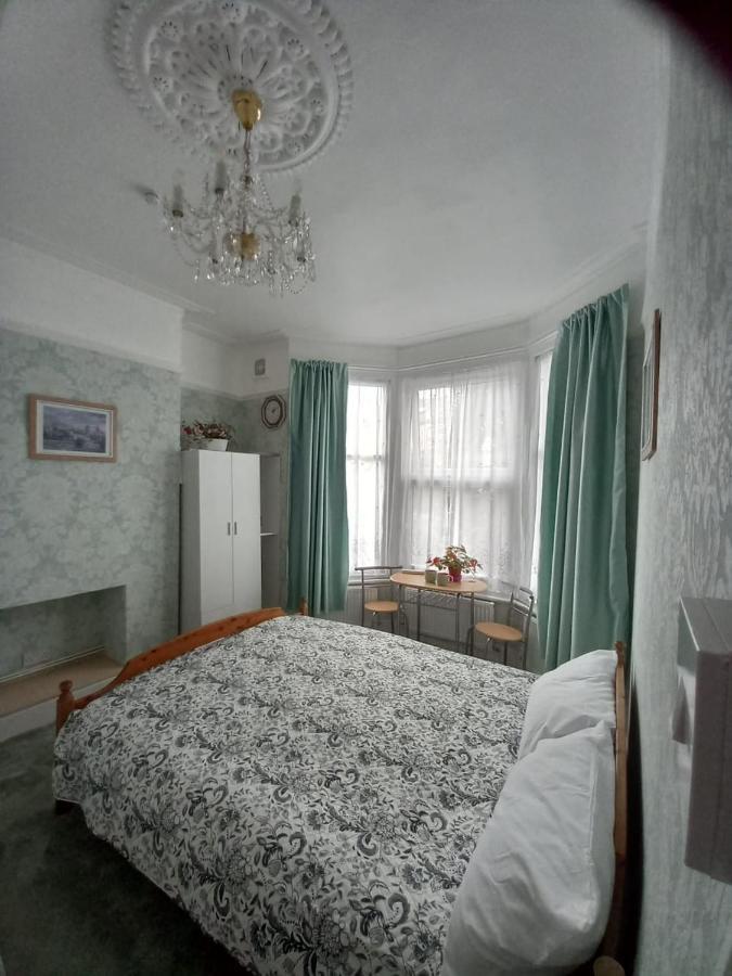 Mari London Holiday Room Ilford Zewnętrze zdjęcie