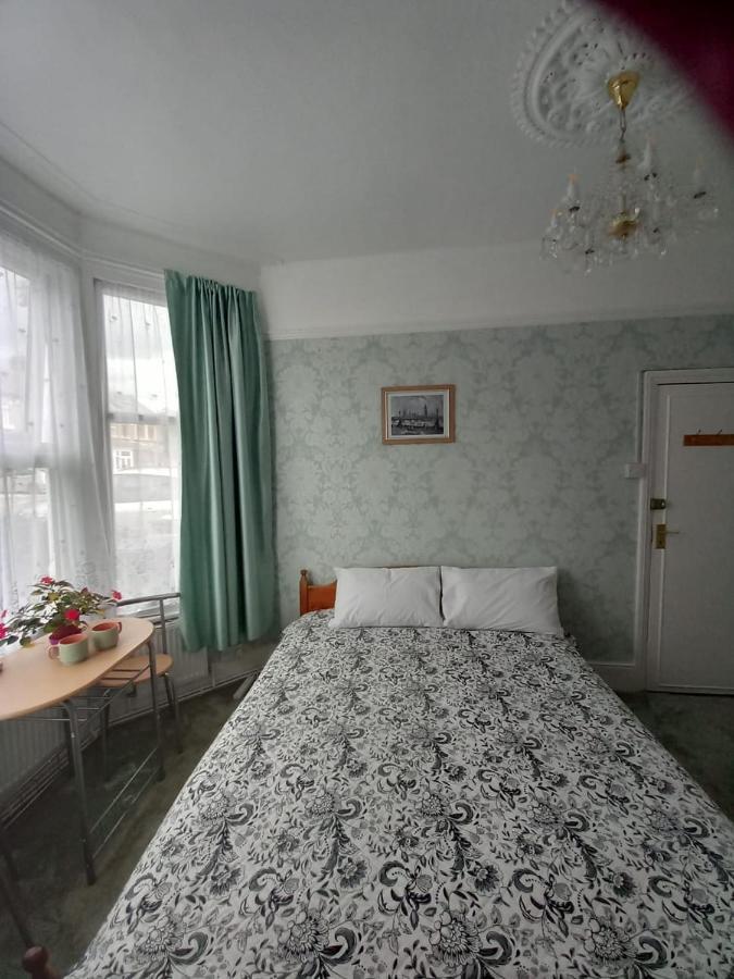 Mari London Holiday Room Ilford Zewnętrze zdjęcie