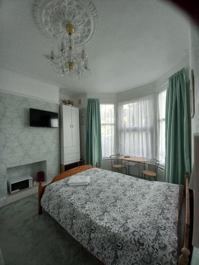Mari London Holiday Room Ilford Zewnętrze zdjęcie